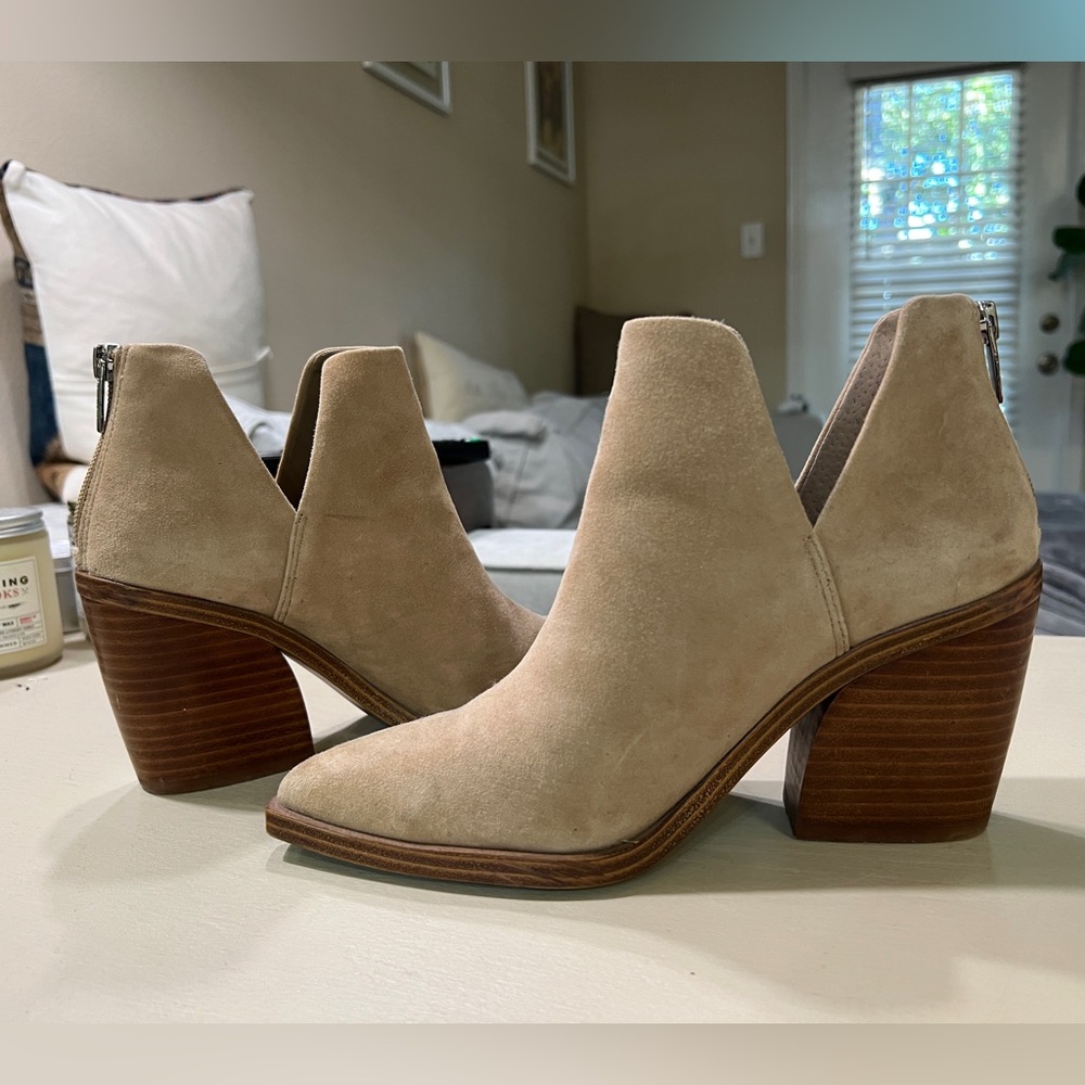 Vince Camuto ‘Gigietta’ ankle boots size 7.5